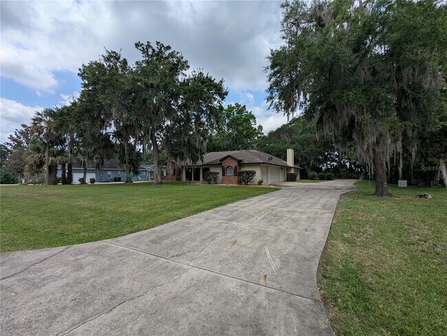 Building Photo - 8930 SE 17th Ct