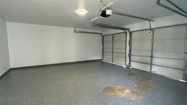 Building Photo - 136 Cherry Tree Ln