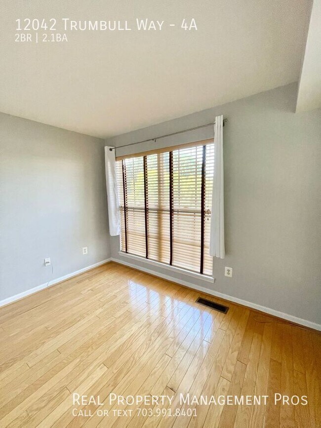 Building Photo - 12042 Trumbull Way