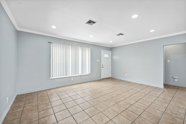 Building Photo - 820 Carlotta Ct