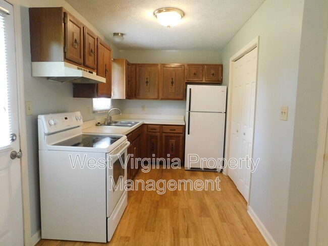 Building Photo - 127 Cardinal Wy