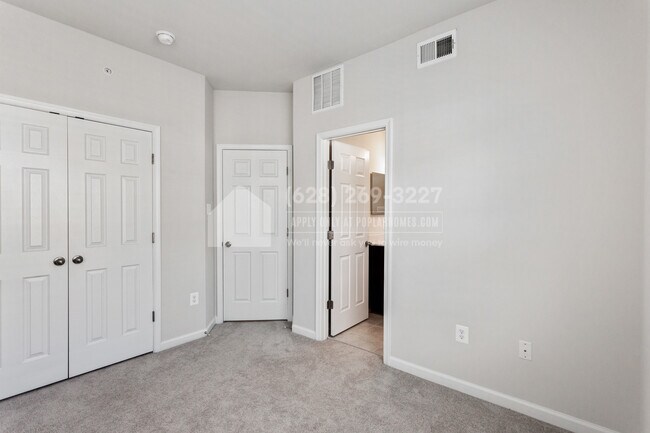 Building Photo - 7113 Rowlock Aly
