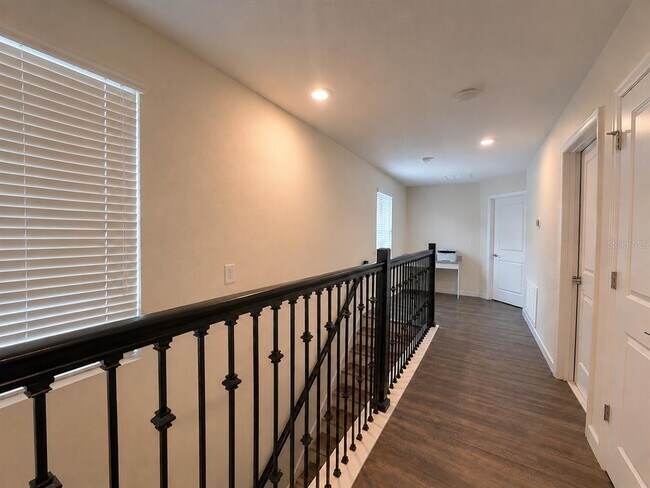 Building Photo - 10253 Love Story St