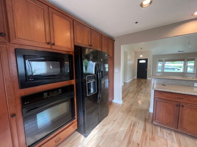 Building Photo - 4361 Poinsettia St