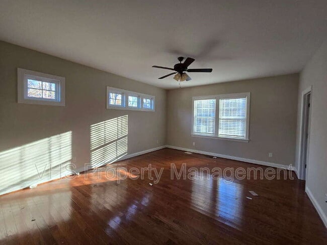 Building Photo - 2400 Lakeview Pkwy