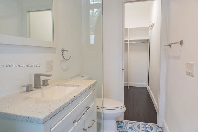 Building Photo - 5938 NE 5th Ave