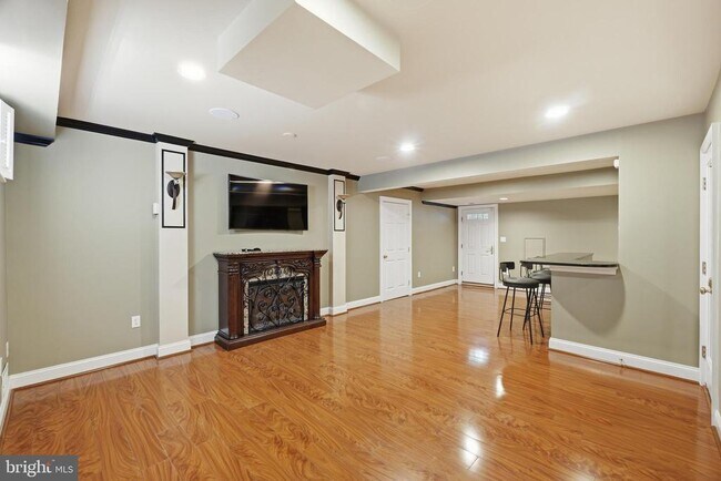 Building Photo - 9904 Hall Rd