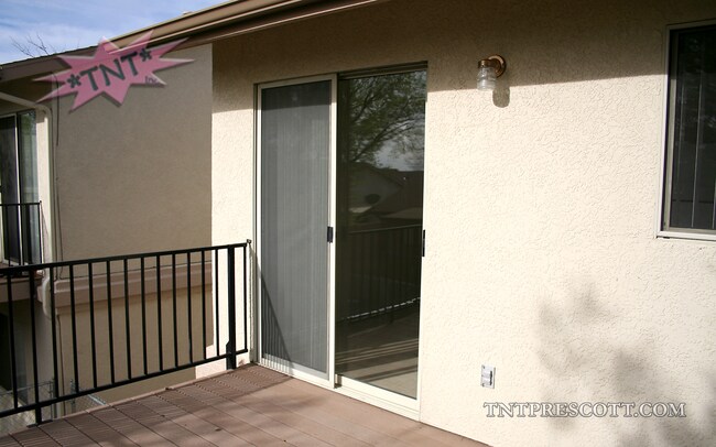 Building Photo - 4601 N Carla Vista Dr
