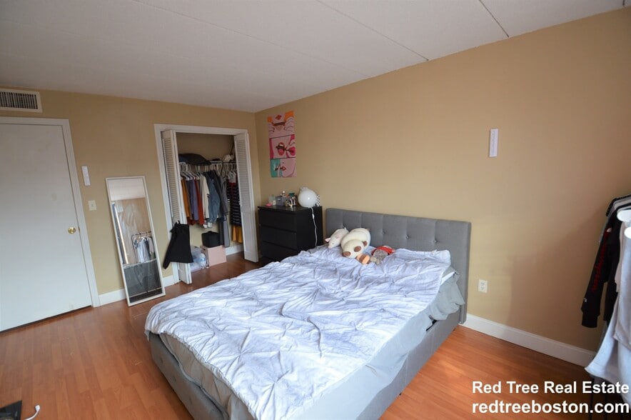 Building Photo - 85 Brainerd Rd