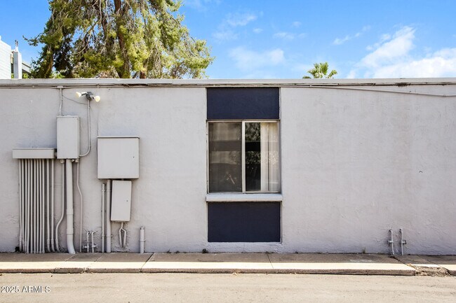 Building Photo - 6320 N 16th St