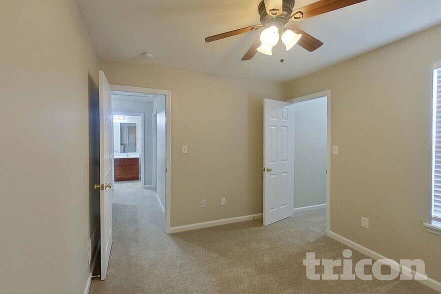 Building Photo - 322 Burning Brook Dr