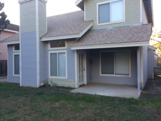 Building Photo - Walking Distance to Village One