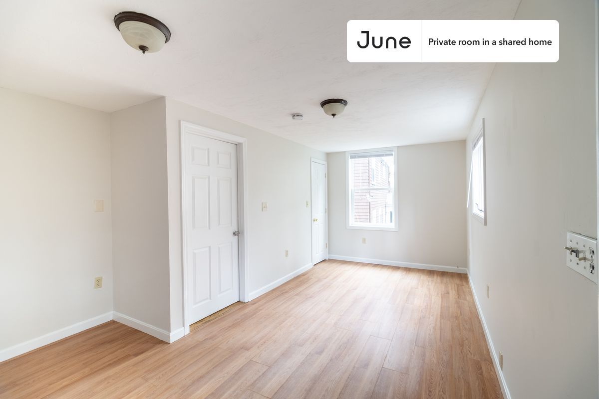 Building Photo - Room in Shared 4 bed/2 bath home