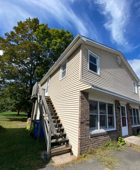 Building Photo - 31 Chapel St