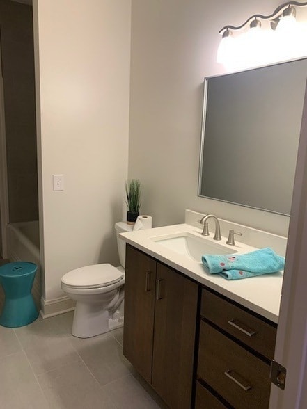 Building Photo - 326 W Main St