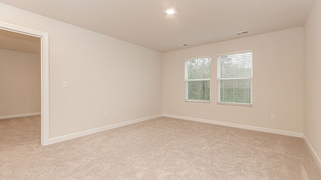 Building Photo - Picture-Perfect New Home in Clear Pond