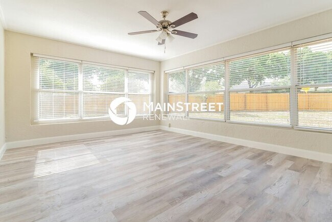 Building Photo - 3 Bedroom Pet-Friendly Home in CLERMONT, FL with Main Street Renewal