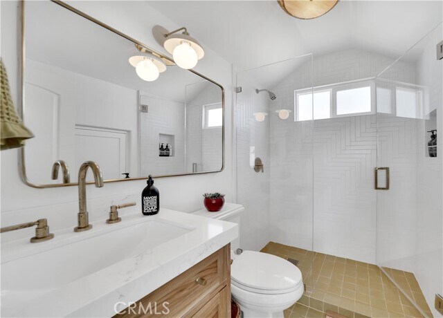 Building Photo - 412 Acacia Ave