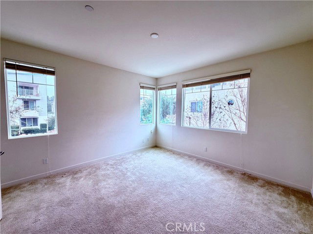 Building Photo - 148 Stage