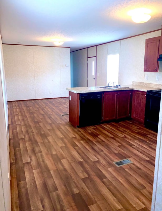 Building Photo - 104 Persimmon Dr