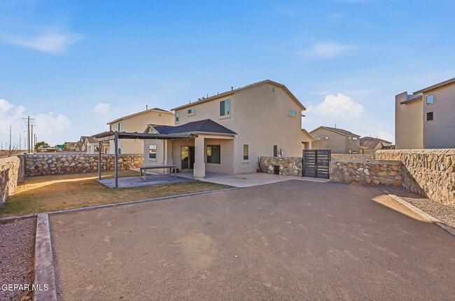 Building Photo - 3328 David Palacio Dr