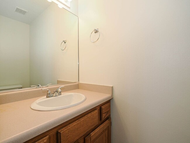 Building Photo - Charming 3-Bed, 2-Bath Home in Prime Ameri...