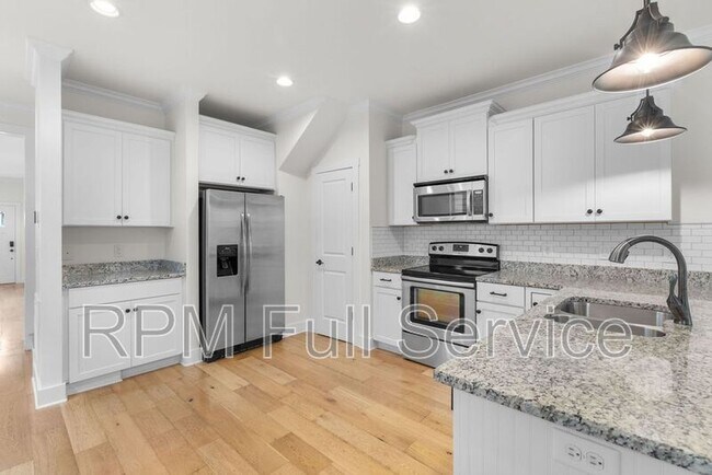 Building Photo - 537 Eastboro Dr