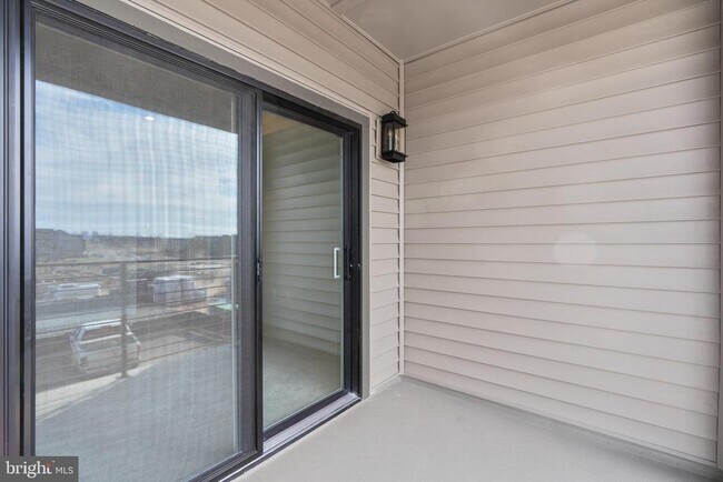 Building Photo - 22395 Claude Moore Dr