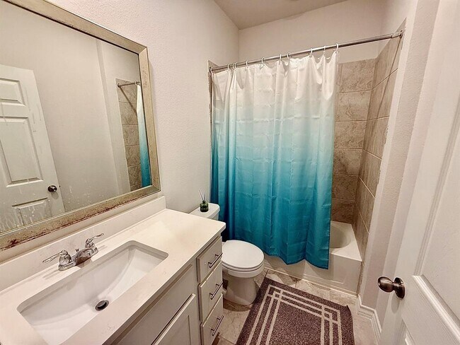 Building Photo - 6601 Folsom Ave