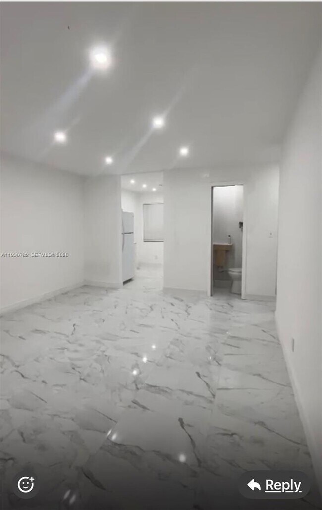 Building Photo - 505 N 24th Ave