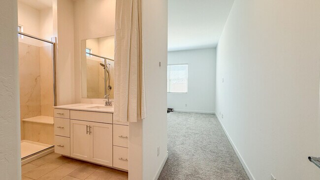 Building Photo - 2041 W Sierra Sunset Trail