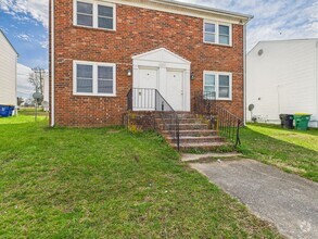 Building Photo - 806 Arlington Rd