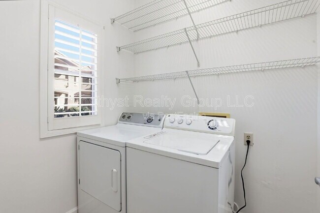 Building Photo - 14000 N 94th St