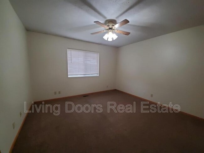 Building Photo - 6441 Whitewater Ln