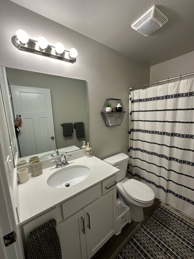 Building Photo - Three bedroom, 2.5 bath townhome