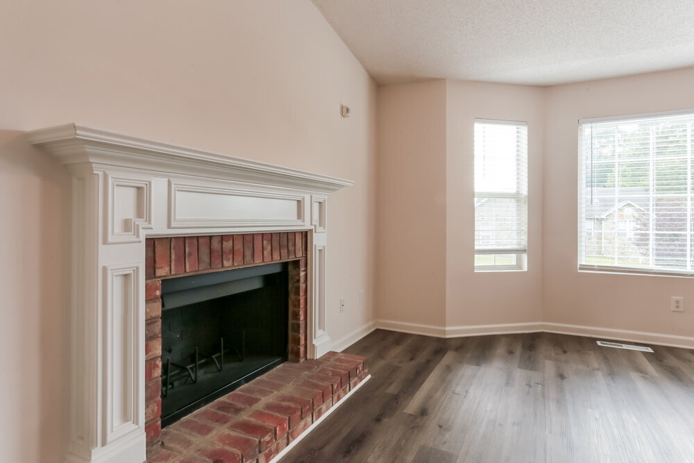 Building Photo - 5987 Graywood Cir SE