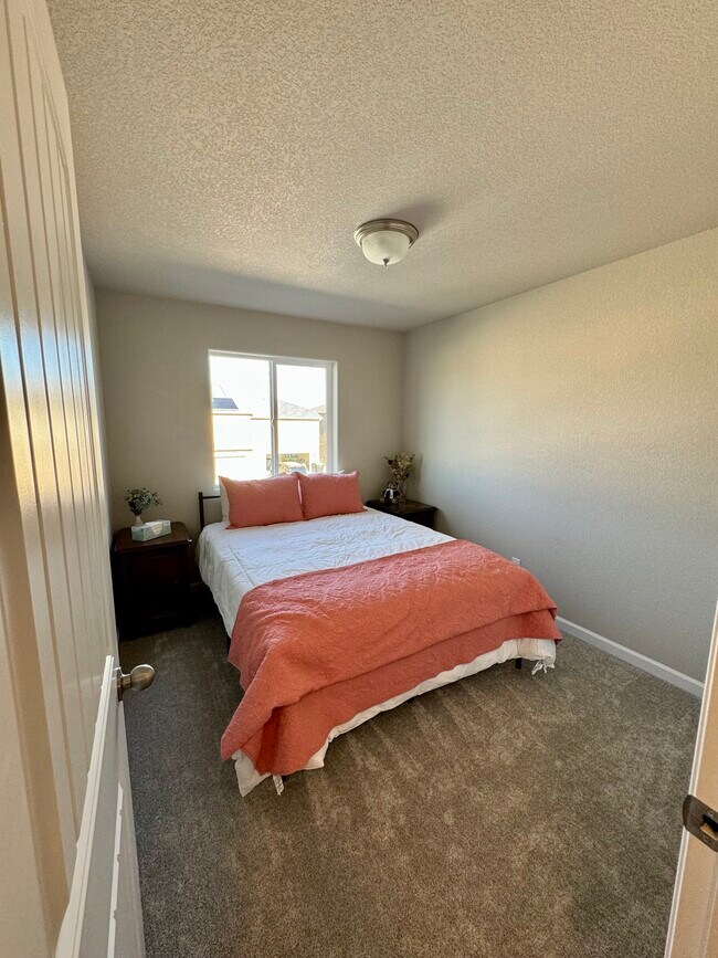 Building Photo - 4015 Samaritan Lp