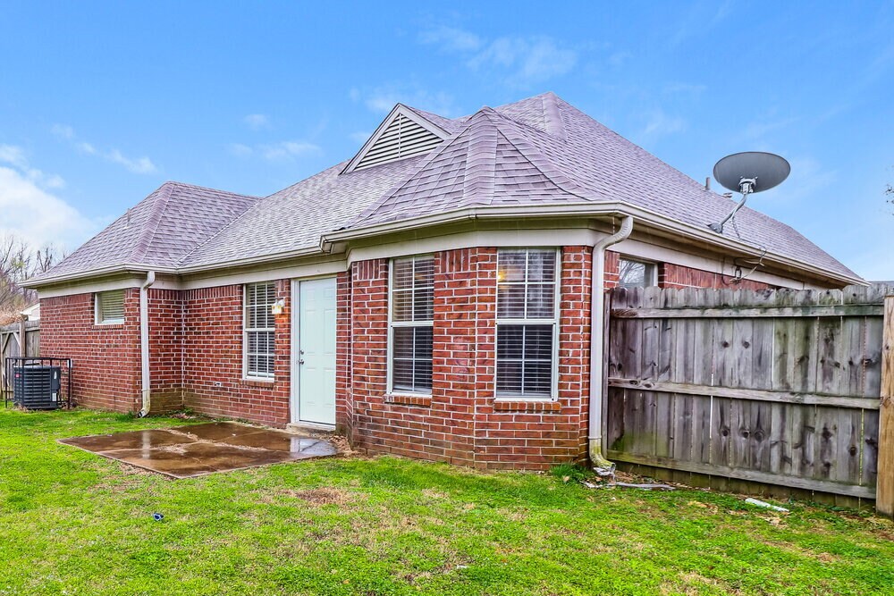 Building Photo - 50 Steffani Dr