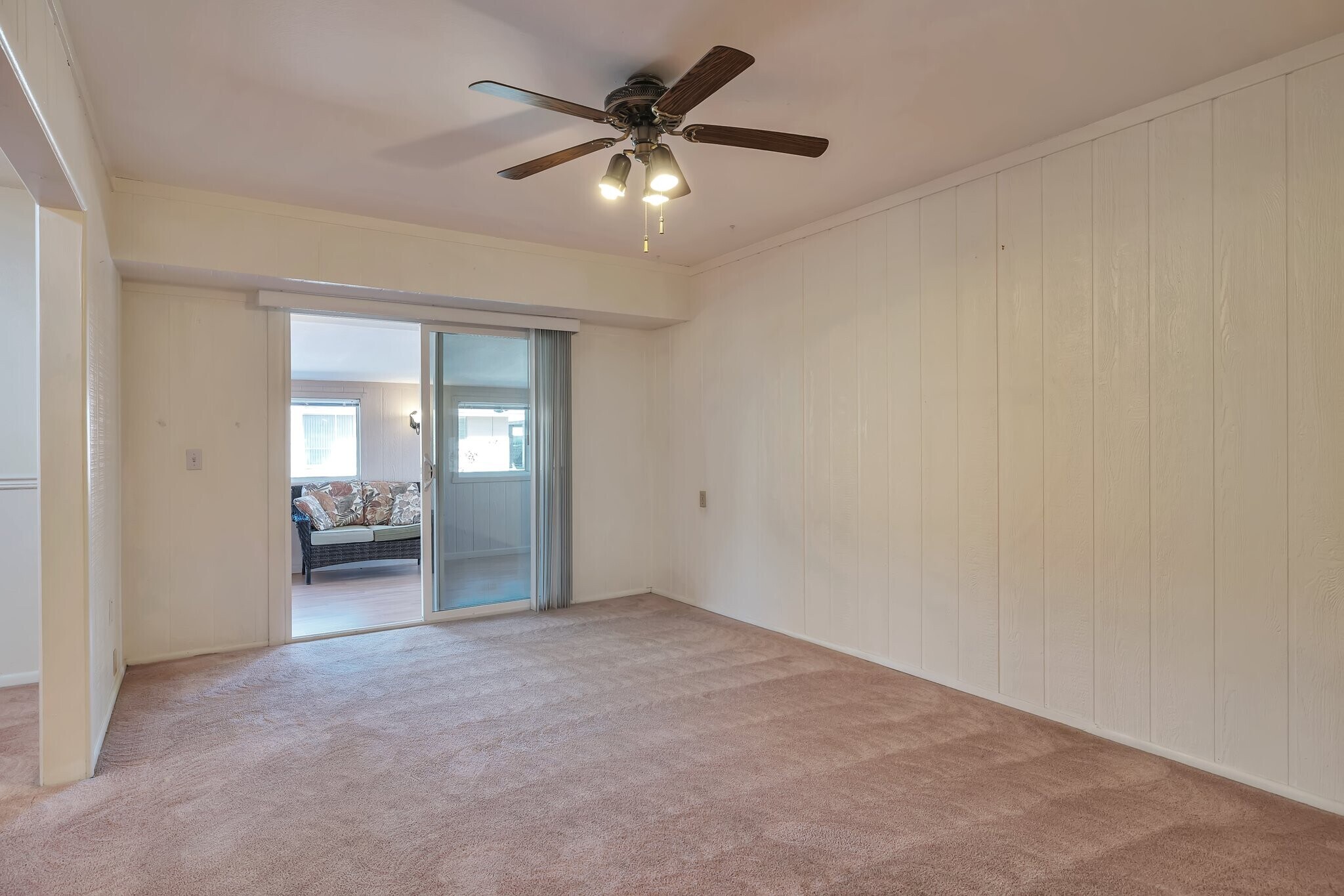 Family Room - 11040 W Salem Dr