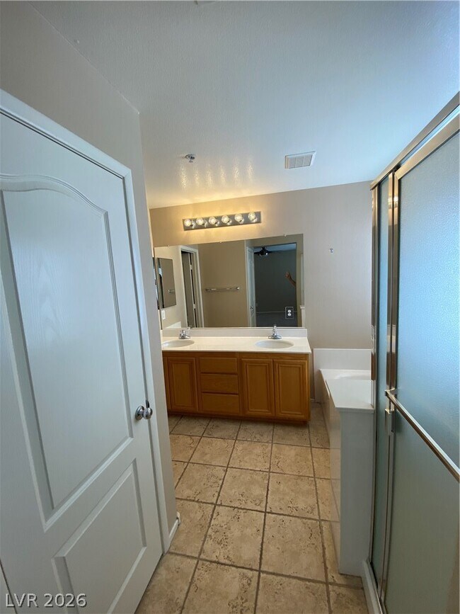 Building Photo - 160 Calm Morning Ave