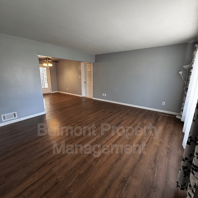 Building Photo - 23960 Willowbrook Dr