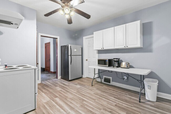 Building Photo - 708 S 15th St