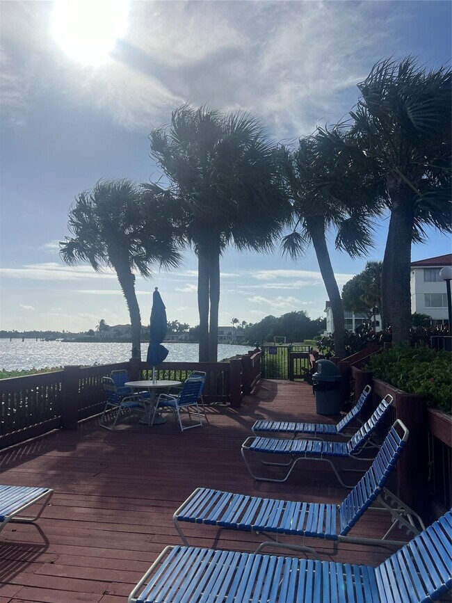 Building Photo - 7030 Half Moon Cir