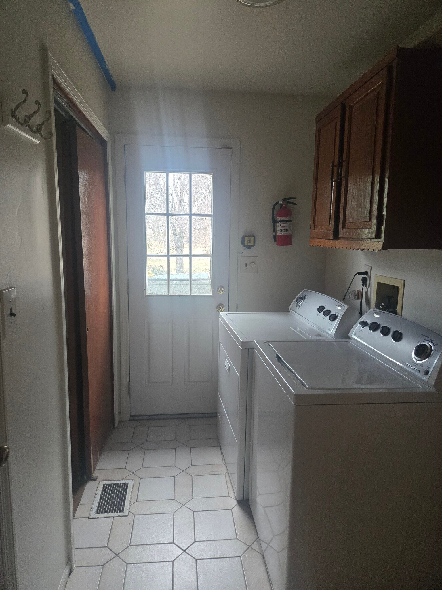 Building Photo - 15 Cardinal Ct