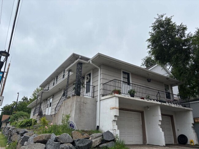 Building Photo - 5000 Vincent Ave S