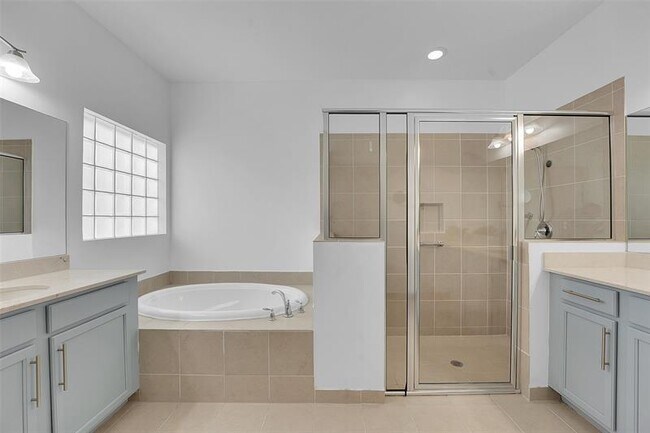 Building Photo - 7162 Prudencia Dr