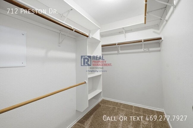 Building Photo - 712 Preston Dr