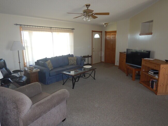 Building Photo - 35270 W Walker Rd