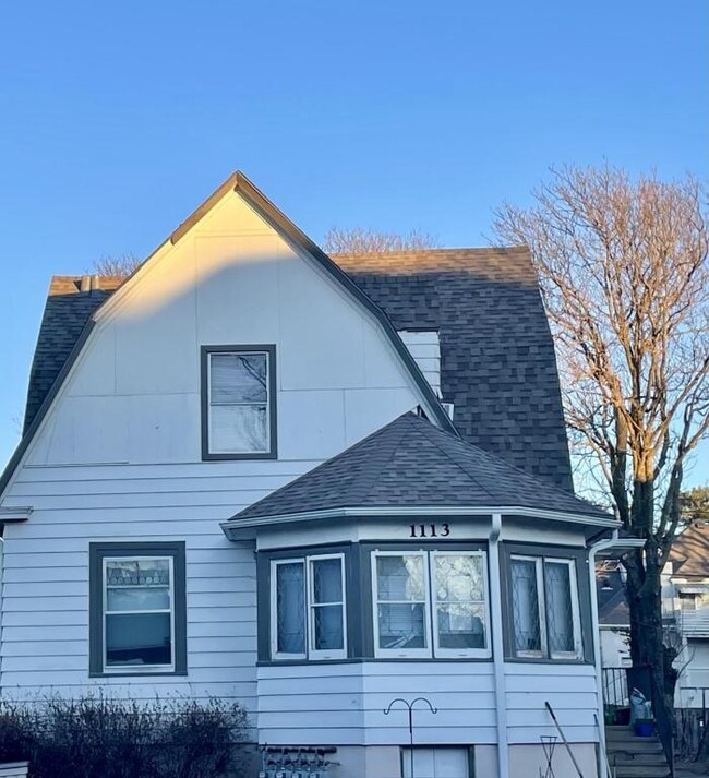 Building Photo - 1113 S 30th Ave