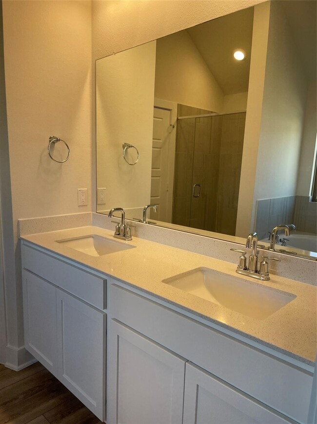 Building Photo - 10638 Whitejacket